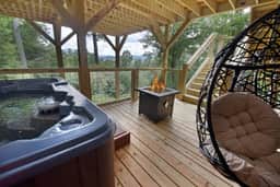 Big Pine - Mountain view, pet friendly, hot tub