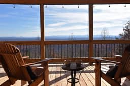 Blue Sky Dreams - Stunning view and outdoor space!