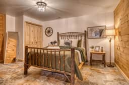 Cozy Bear Retreat - Game room, private, fire pit