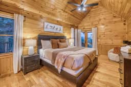 Emberwood Escape - pets, fire pit, hot tub, games