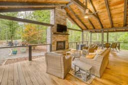 Firefly Ridge - pets, hot tub, games, fire pit