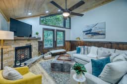 Firefly Ridge - pets, hot tub, games, fire pit
