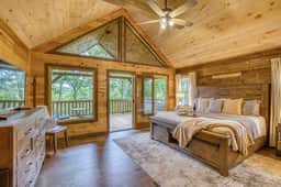 Fox Den - Stunning, view, hot tub, game room, pets