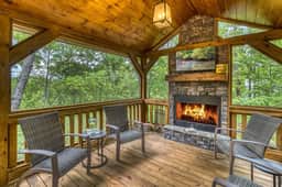 Fox Den - Stunning, view, hot tub, game room, pets