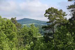 Hayden’s Hideaway - View, hot tub, game room, fun!