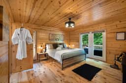 Nottely and Nice-Riverfront,dog friendly,hot tub