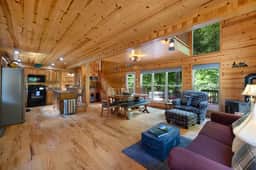 Nottely and Nice-Riverfront,dog friendly,hot tub