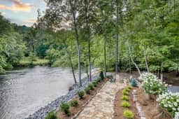 Off the Hook - Riverfront, hot tub, fire pit, pets