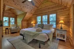 Our Druthers Lake House - dock, hot tub, game room
