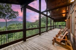 Reset Ridge - Mountain view, hot tub, fire pit