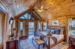 The Looking Glass - pets-view-fireplaces-hot tub
