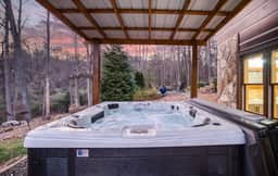 Timber Breeze - game room, hot tub, pets, firepit