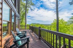 Tranquil Ridge- View, pet friendly, hot tub, sauna