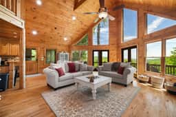 Tranquil Ridge- View, pet friendly, hot tub, sauna
