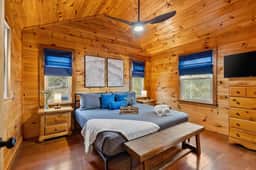 Twig Hollow-Hot tub, fire pit, dog friendly, view