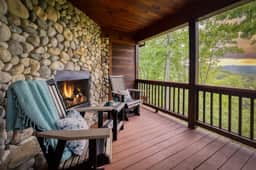 Western Sky - Lovely view, hot tub, fire pit, pets