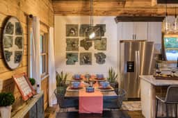 Whimsical Ways - Hot tub-screen porch-pet friendly