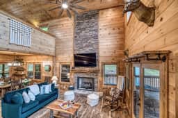 Cozy Connect - View, hot tub, game room, fire pit