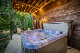 Cozy Connect - View, hot tub, game room, fire pit
