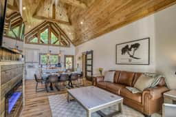 Roman’s Ridge - View, sauna, hot tub, game rooms