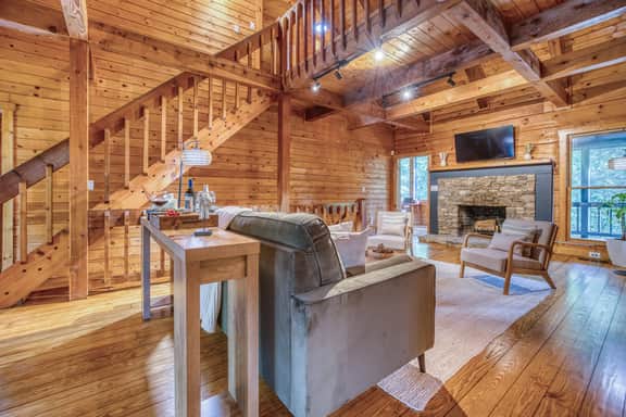 Cheeto’s Playhaus-sauna-hot tub-games-pet friendly