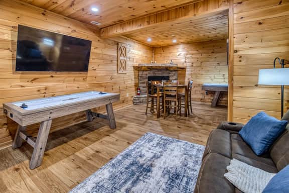 Emberwood Escape - pets, fire pit, hot tub, games