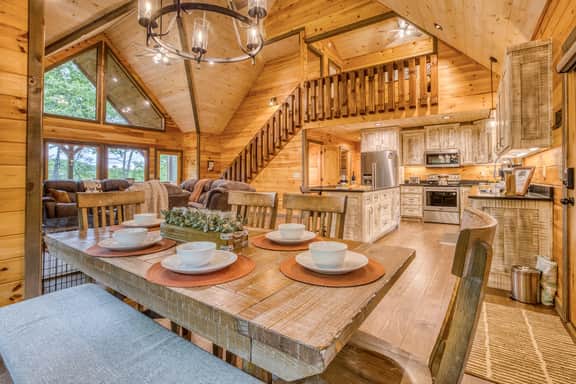 Fox Den - Stunning, view, hot tub, game room, pets