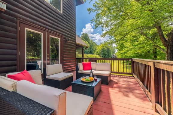 Nottely and Nice-Riverfront,dog friendly,hot tub
