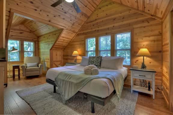 Our Druthers Lake House - dock, hot tub, game room
