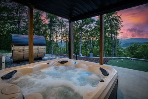 Roman’s Ridge - View, sauna, hot tub, game rooms