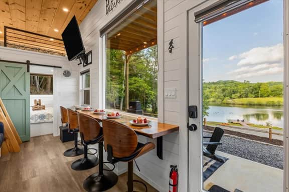Still Waters- Tiny House, lake, fishing, kayaking