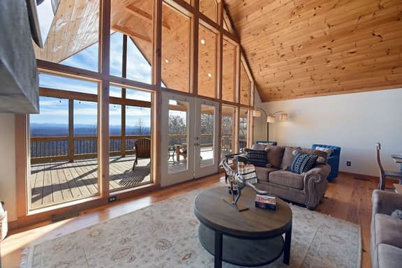 Blue Sky Dreams - Stunning view and outdoor space!