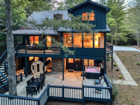 Cheeto’s Playhaus-sauna-hot tub-games-pet friendly