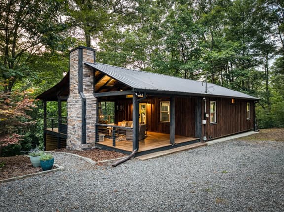 Firefly Ridge - pets, hot tub, games, fire pit