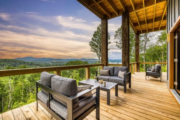 Horizon Ridge amazing view, new, hot tub, fire pit