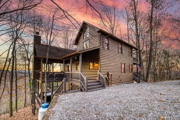 The Looking Glass - pets-view-fireplaces-hot tub